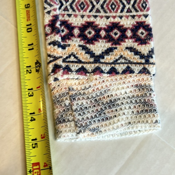 3/$25 Maurice’s Light Weight Knit Aztec V Neck 3/4 Sleeve Southwest Top. Size L - Picture 11 of 11